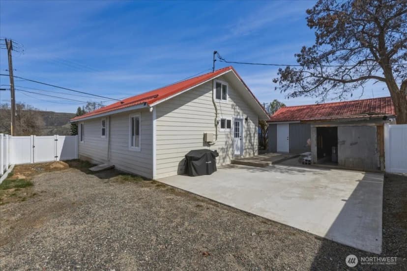 Property photo for 328 Sunny Drive, Electric City photo 20