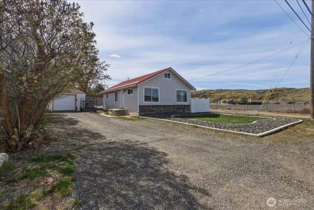 Property photo for 328 Sunny Drive, Electric City