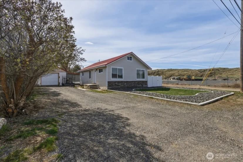 Property photo for 328 Sunny Drive, Electric City