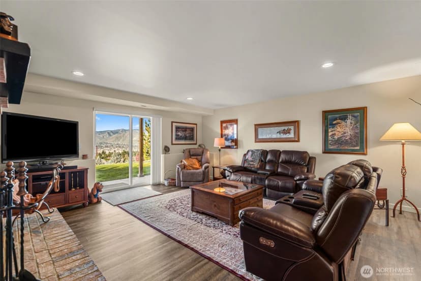 Property photo for 810 Briarwood Drive, East Wenatchee photo 28