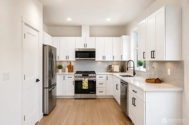 Property photo for 11014 6th Avenue W #b, Everett photo 4