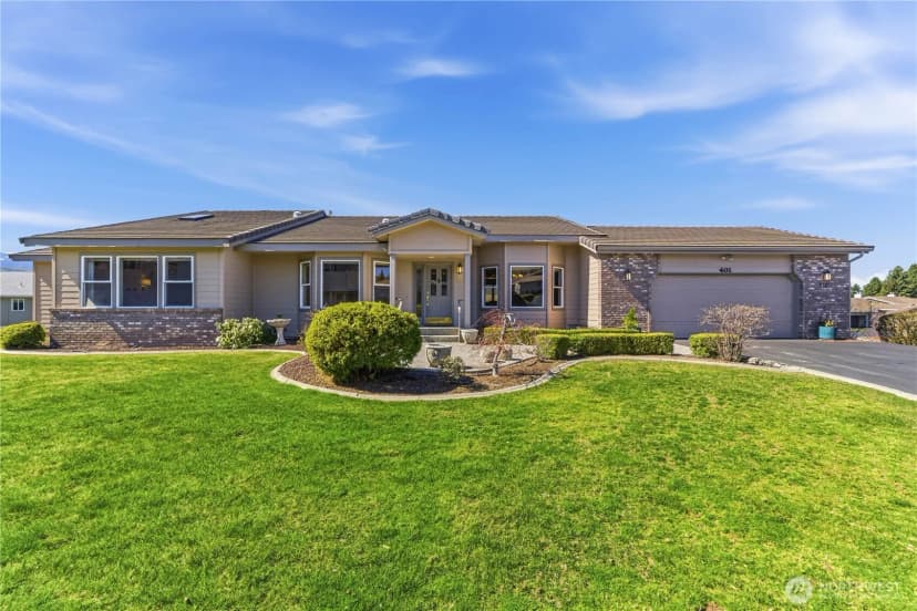 Property photo for 1380 Eastmont Avenue #401, East Wenatchee photo 2