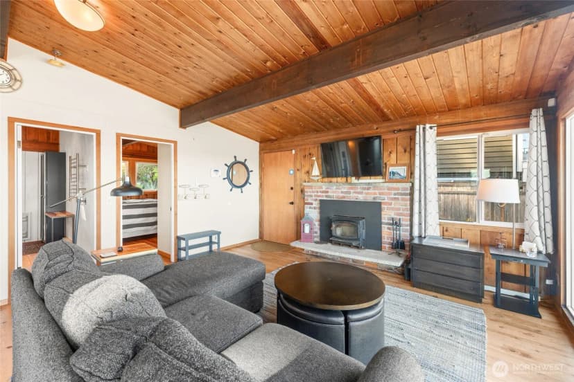 Property photo for 10873 Point Vashon Drive Sw, Vashon photo 8