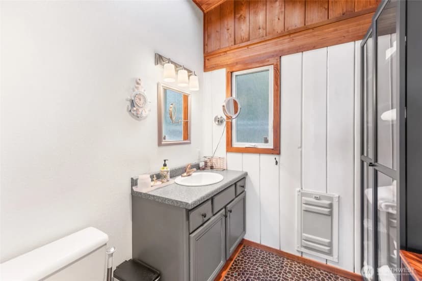 Property photo for 10873 Point Vashon Drive Sw, Vashon photo 18