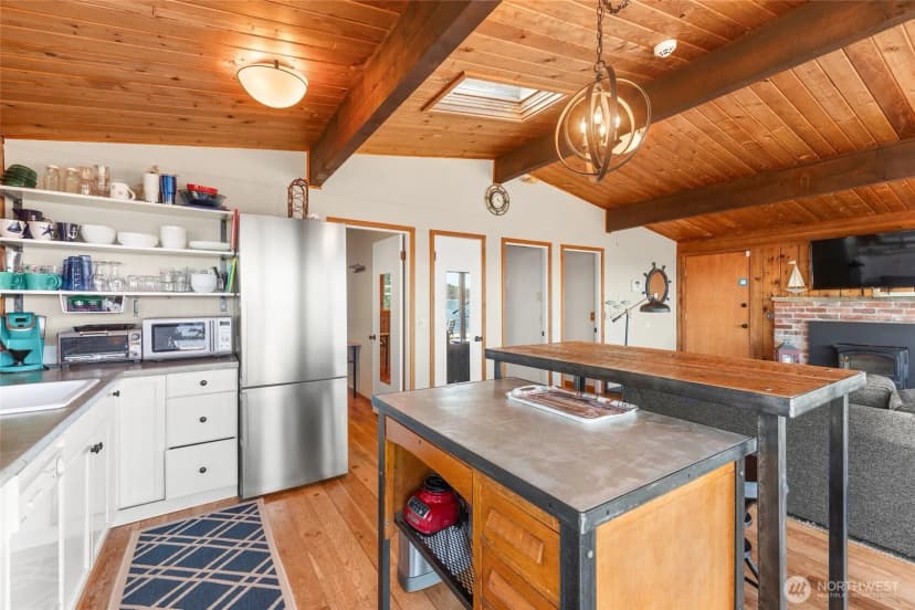 Property photo for 10873 Point Vashon Drive Sw, Vashon photo 11