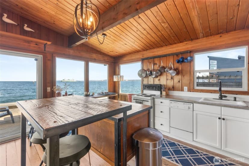 Property photo for 10873 Point Vashon Drive Sw, Vashon photo 9