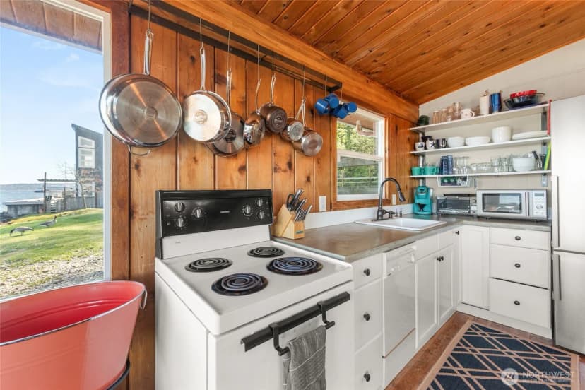 Property photo for 10873 Point Vashon Drive Sw, Vashon photo 14