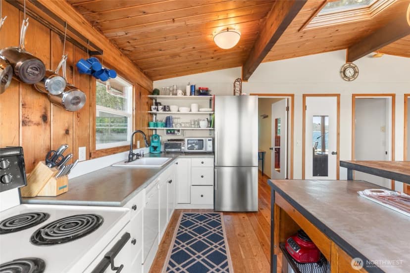 Property photo for 10873 Point Vashon Drive Sw, Vashon photo 13