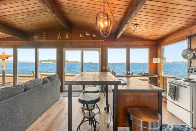 Property photo for 10873 Point Vashon Drive Sw, Vashon photo 3