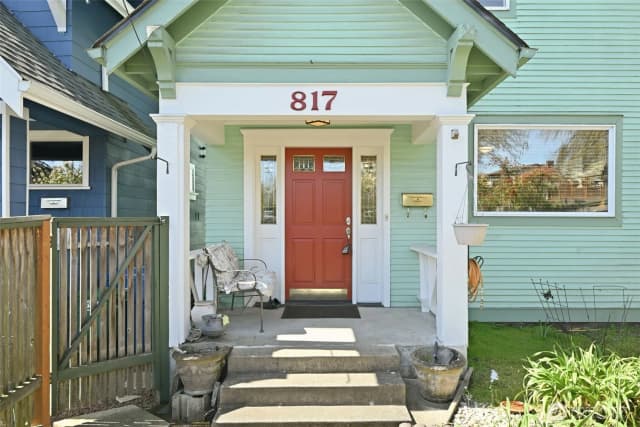 Property photo for 817 20th Avenue S, Seattle photo 2