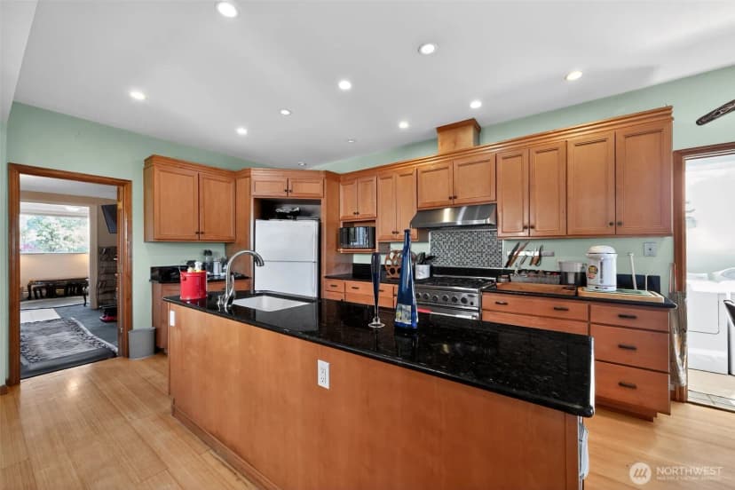 Property photo for 817 20th Avenue S, Seattle photo 10