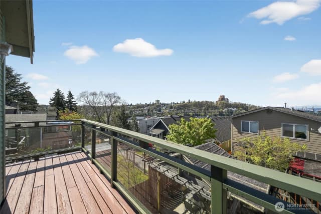 Property photo for 817 20th Avenue S, Seattle photo 4