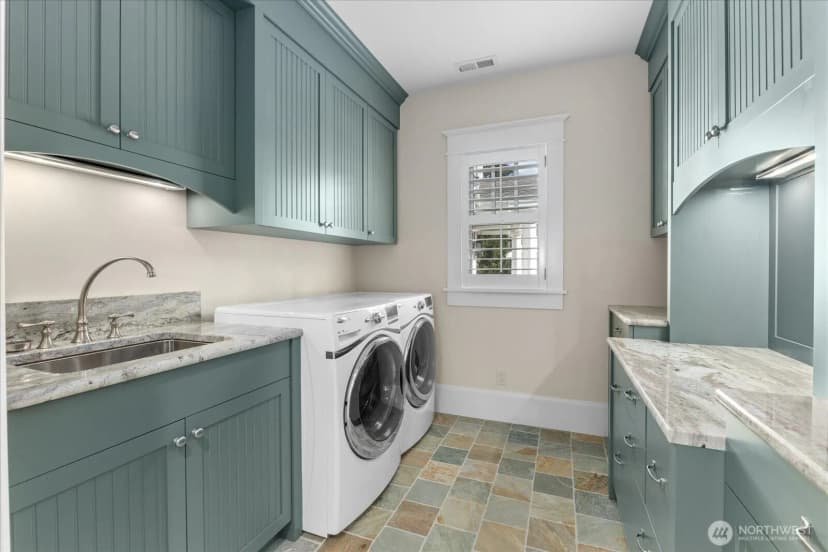 Property photo for 32 Shorewood Drive, Bellingham photo 38