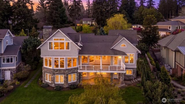 Property photo for 32 Shorewood Drive, Bellingham photo 2