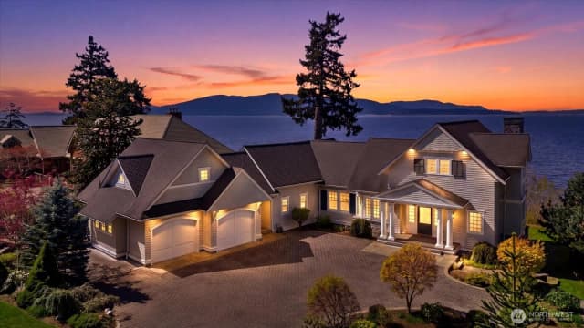 Property photo for 32 Shorewood Drive, Bellingham