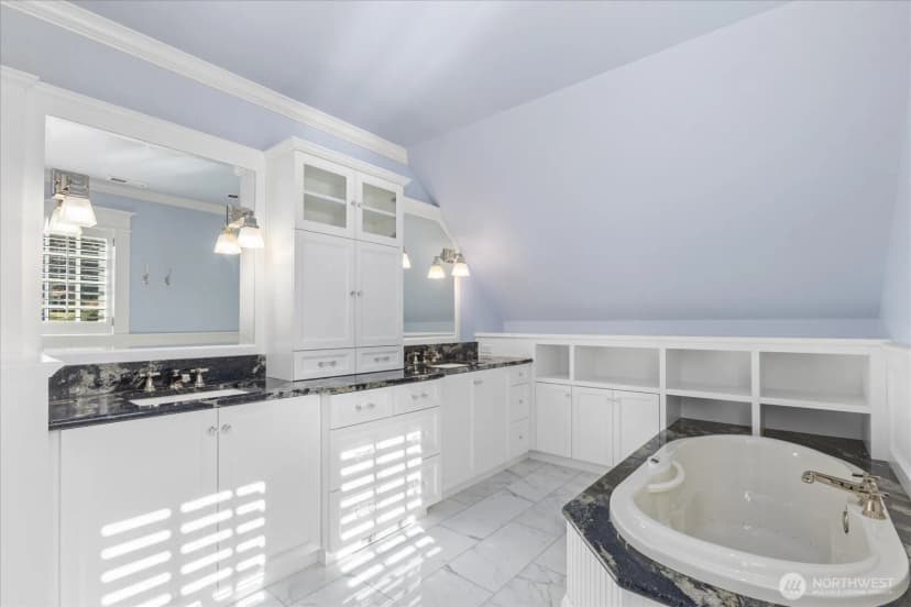 Property photo for 32 Shorewood Drive, Bellingham photo 25