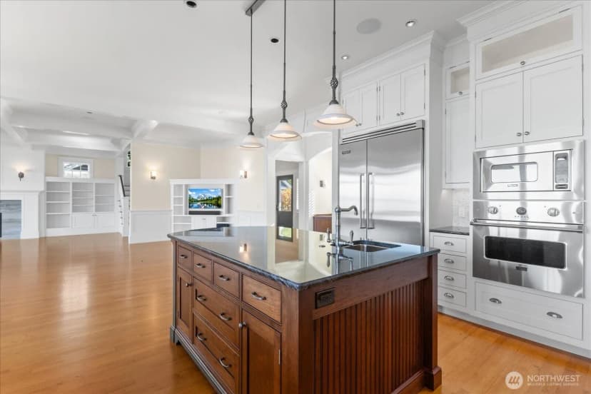 Property photo for 32 Shorewood Drive, Bellingham photo 18
