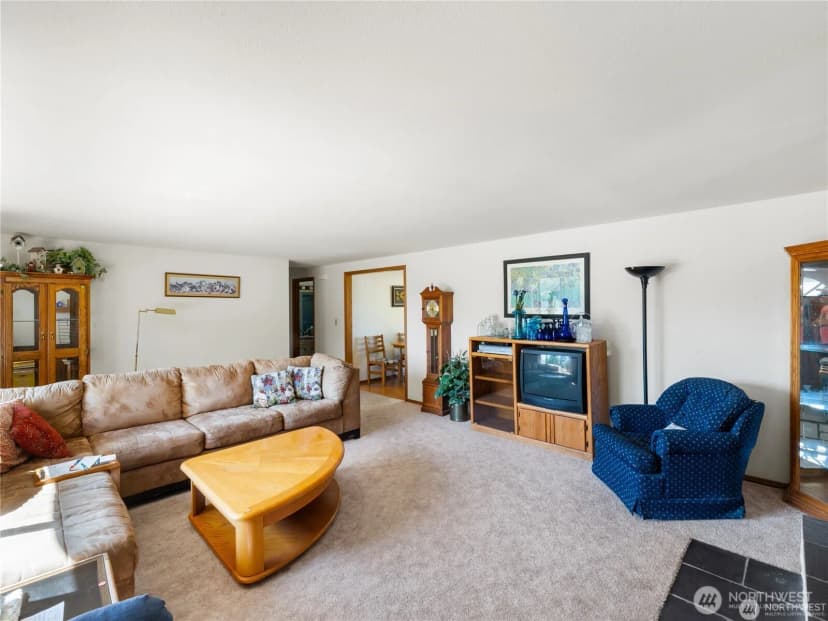 Property photo for 1205 S Walnut Street, Burlington photo 18