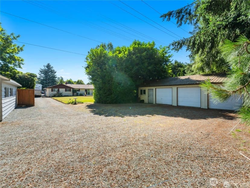 Property photo for 1205 S Walnut Street, Burlington photo 10