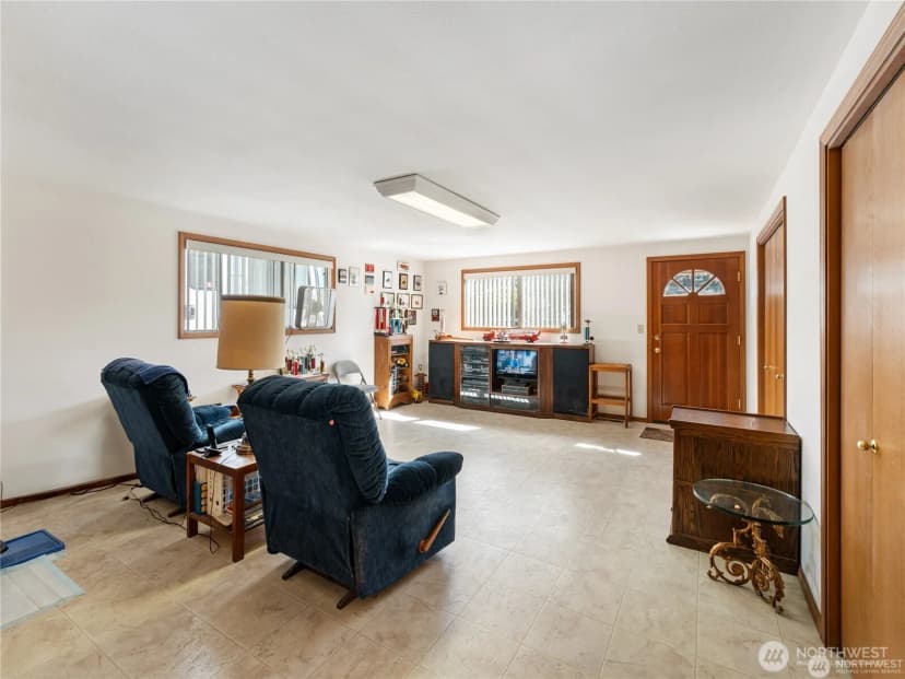 Property photo for 1205 S Walnut Street, Burlington photo 30