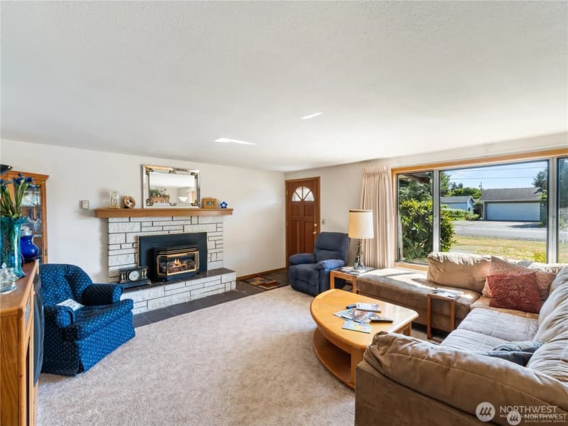 Property photo for 1205 S Walnut Street, Burlington photo 16