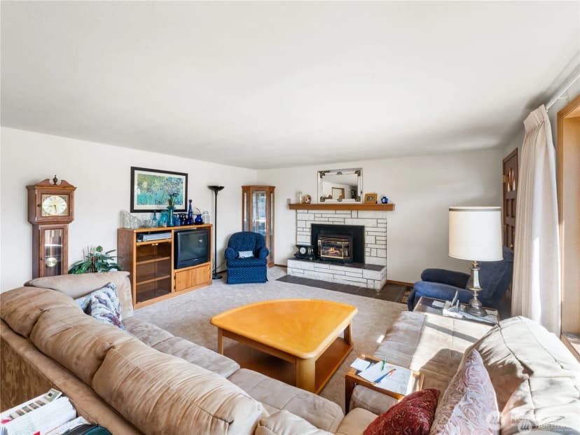Property photo for 1205 S Walnut Street, Burlington photo 17
