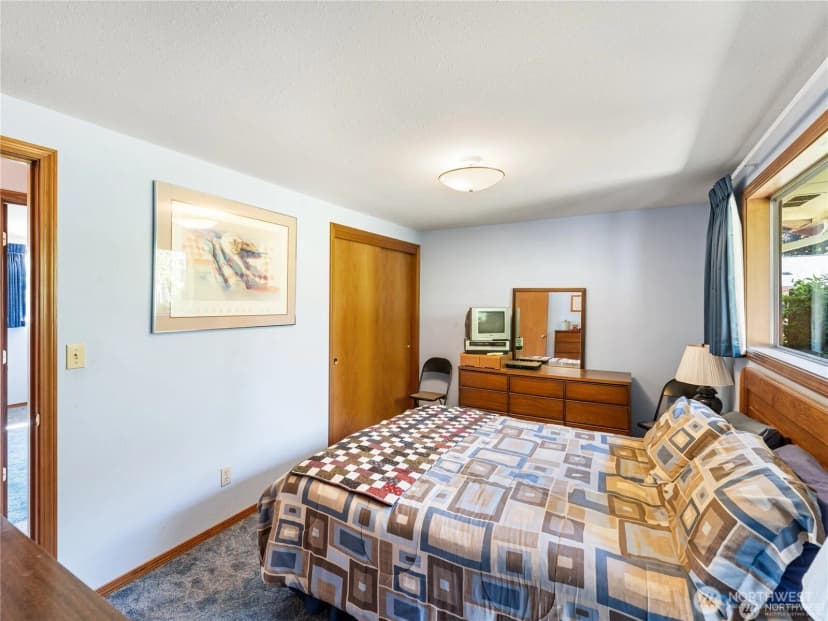 Property photo for 1205 S Walnut Street, Burlington photo 25