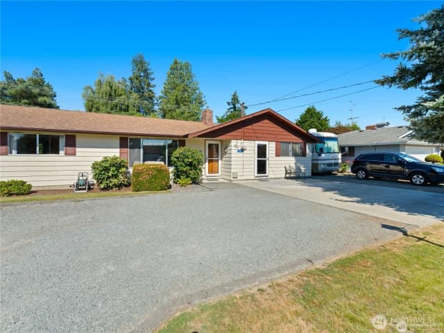 Property photo for 1205 S Walnut Street, Burlington photo 4