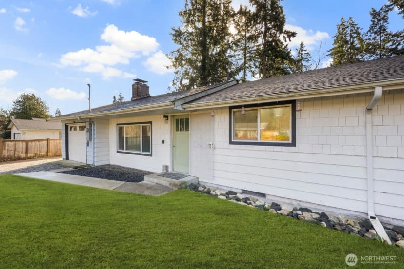 Property photo for 9808 Lawndale Avenue Sw, Lakewood photo 11