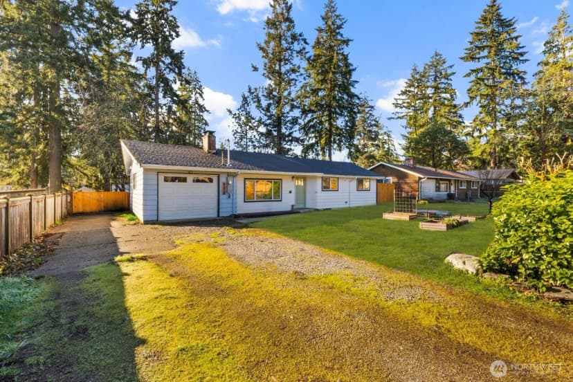 Property photo for 9808 Lawndale Avenue Sw, Lakewood photo 6
