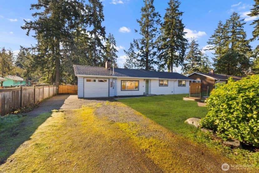 Property photo for 9808 Lawndale Avenue Sw, Lakewood photo 5