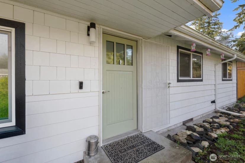 Property photo for 9808 Lawndale Avenue Sw, Lakewood photo 12
