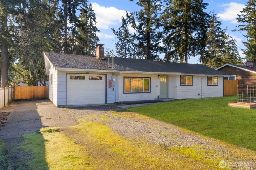 Property photo for 9808 Lawndale Avenue Sw, Lakewood photo 7
