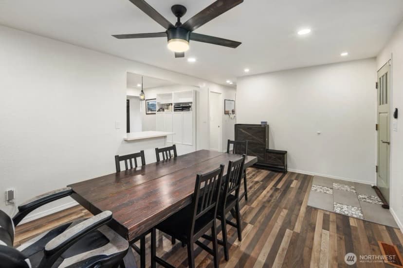 Property photo for 9808 Lawndale Avenue Sw, Lakewood photo 18