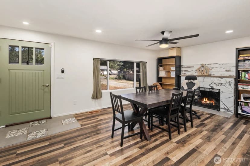 Property photo for 9808 Lawndale Avenue Sw, Lakewood photo 14