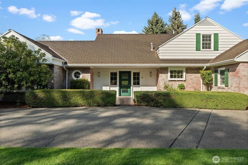 Property photo for 11309 Clovercrest Drive Sw, Lakewood photo 8