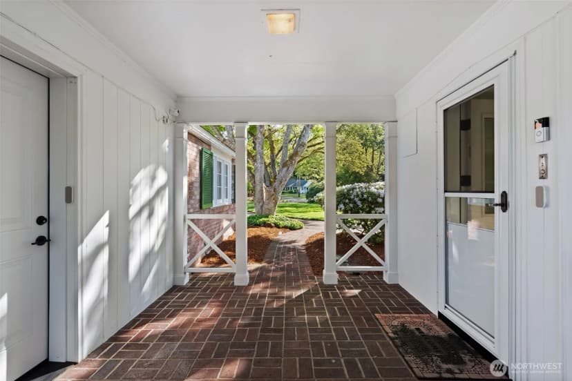 Property photo for 11309 Clovercrest Drive Sw, Lakewood photo 35