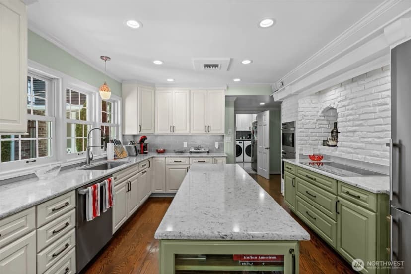 Property photo for 11309 Clovercrest Drive Sw, Lakewood photo 16