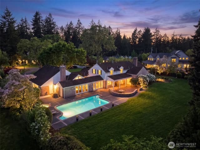 Property photo for 11309 Clovercrest Drive Sw, Lakewood