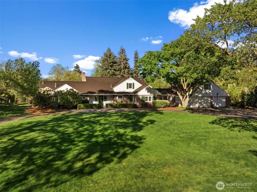 Property photo for 11309 Clovercrest Drive Sw, Lakewood photo 6