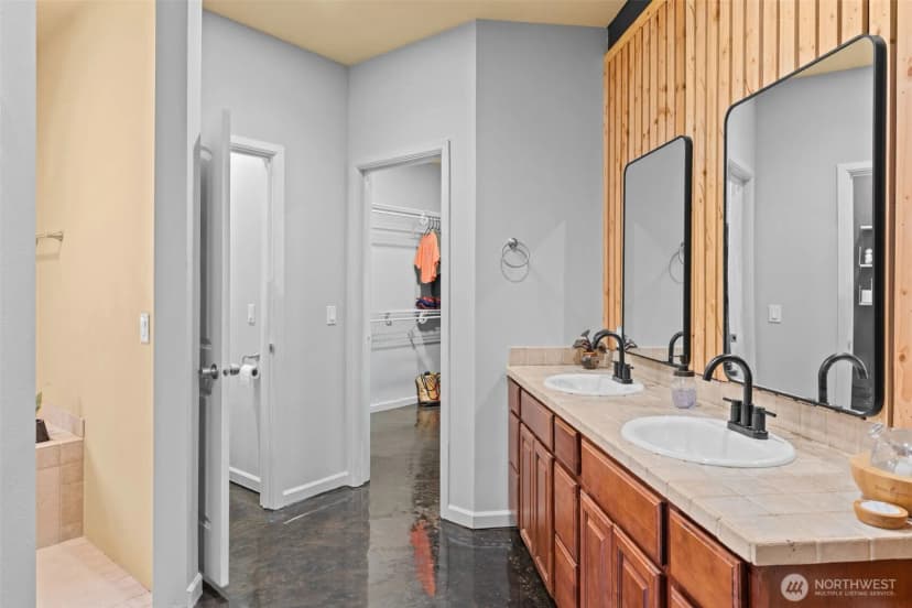 Property photo for 29512 28th Avenue E, Roy photo 21