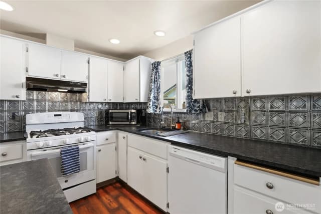 Property photo for 1316 Headley Avenue Nw, Orting photo 4