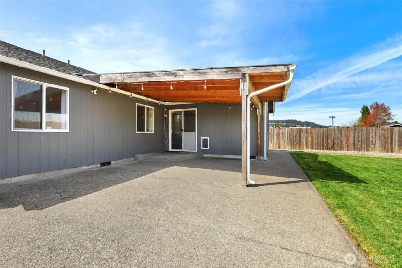 Property photo for 1316 Headley Avenue Nw, Orting photo 23