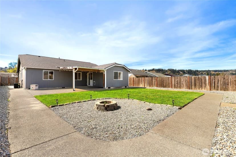 Property photo for 1316 Headley Avenue Nw, Orting photo 24