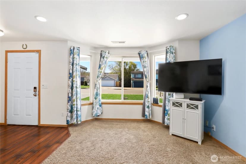Property photo for 1316 Headley Avenue Nw, Orting photo 14