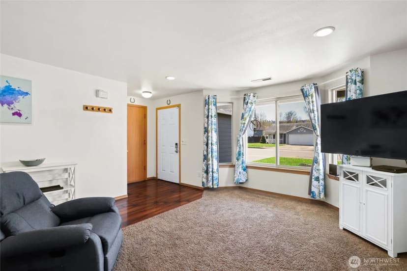 Property photo for 1316 Headley Avenue Nw, Orting photo 10