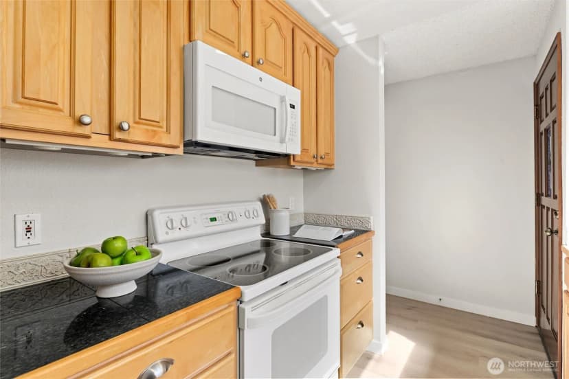 Property photo for 1230 101st Place Ne #1230, Bellevue photo 12