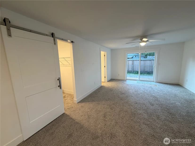 Property photo for 10125 115th Street Sw, Lakewood photo 19