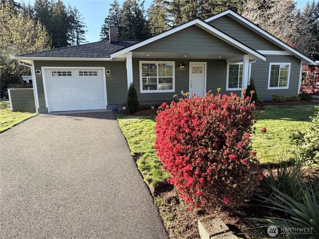 Property photo for 10125 115th Street Sw, Lakewood photo 2