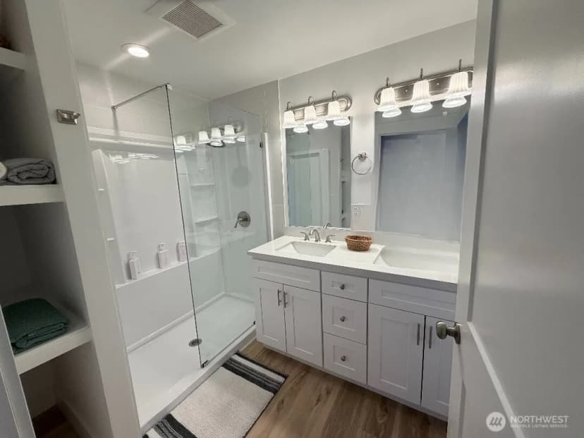 Property photo for 10125 115th Street Sw, Lakewood photo 18